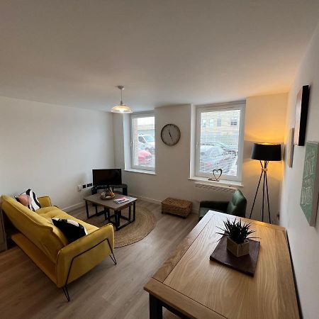 Modern 2 Bedroom Apt Sleeps 6 - Near Gloucester Exterior foto