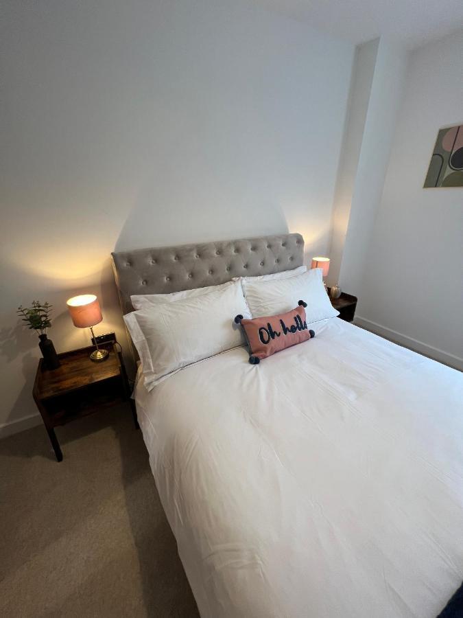 Modern 2 Bedroom Apt Sleeps 6 - Near Gloucester Exterior foto